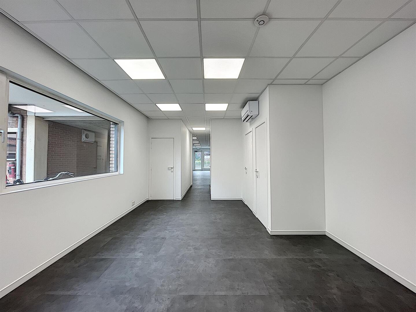 Kortrijksesteenweg 548 - commerciële ruimte 3