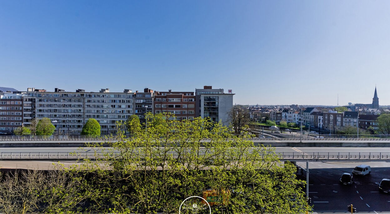Appartement met 2 slaapkamers en terras te Gent
