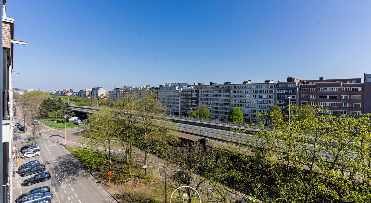 Appartement met 2 slaapkamers en terras te Gent