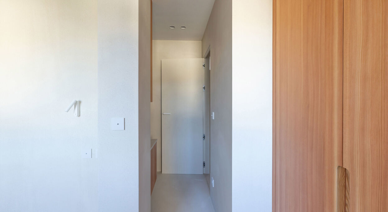 Appartement met 2 slaapkamers, terras en autostandplaats aan de dijk van Konkke Heist Te Koop