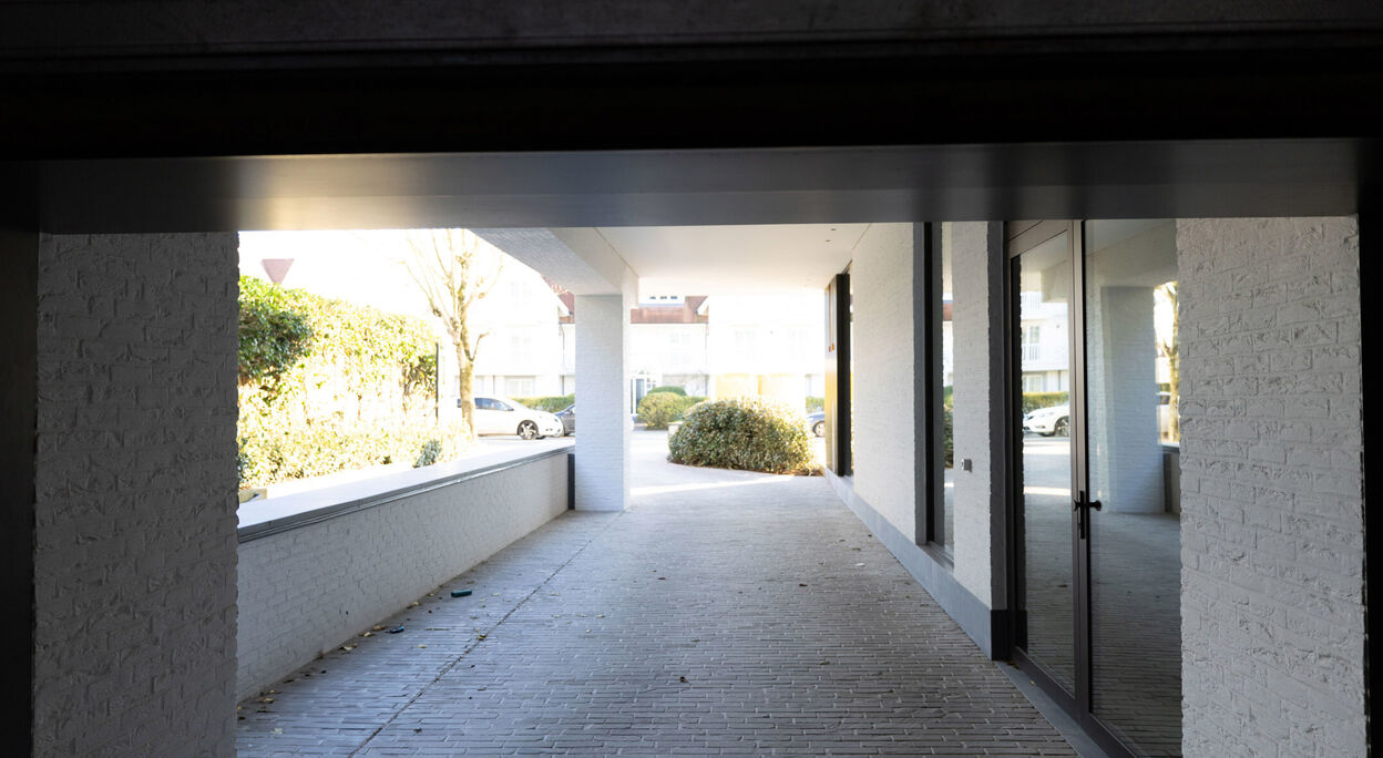 Appartement met 2 slaapkamers, terras en autostandplaats aan de dijk van Konkke Heist Te Koop