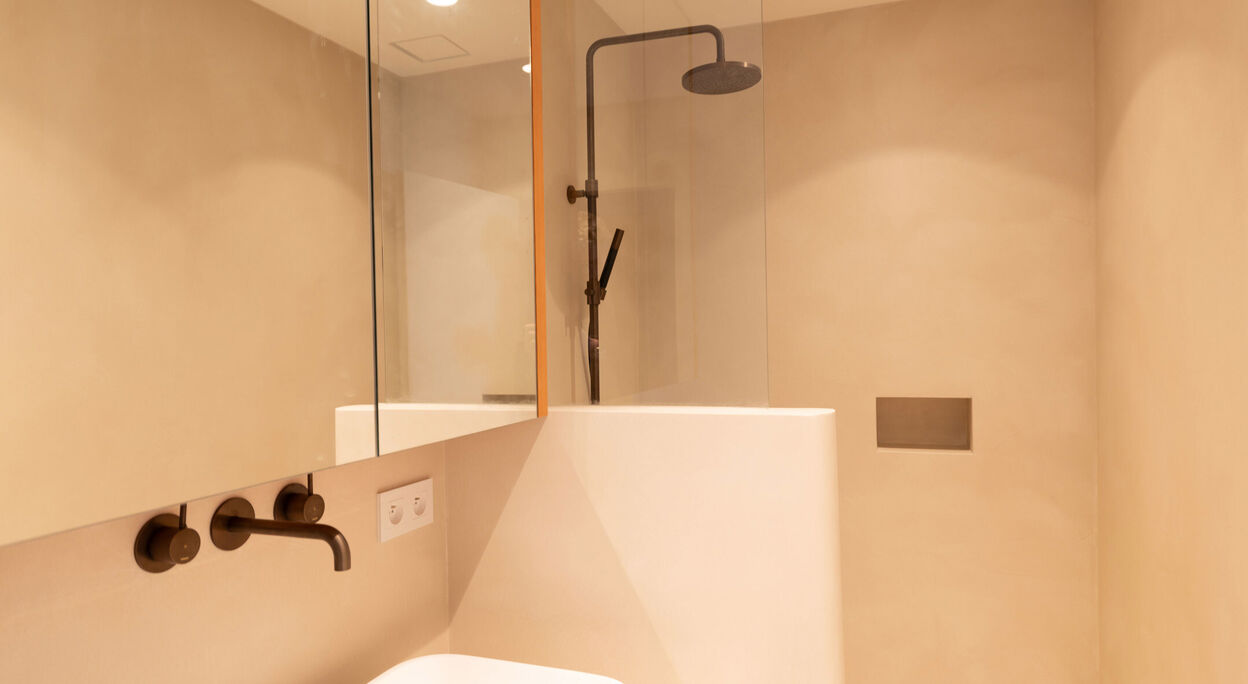 Appartement met 2 slaapkamers, terras en autostandplaats aan de dijk van Konkke Heist Te Koop