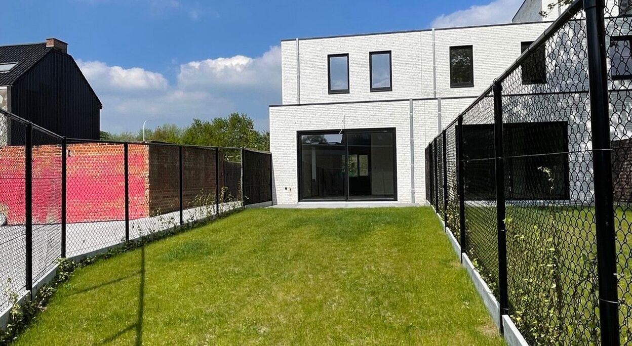 Woning met 3 slaapkamers, tuin en autostandplaats te Mariakerke