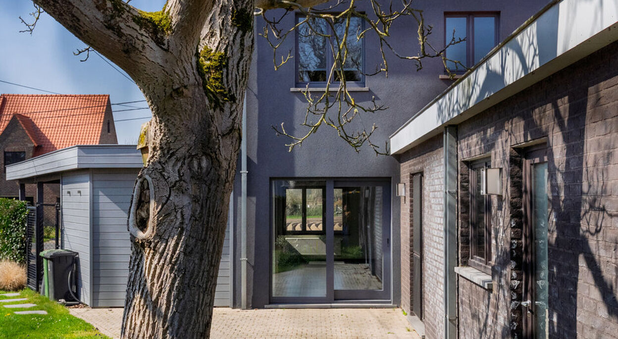 Woning met 3 ruime slaapkamers, carport en tuin te Afsnee