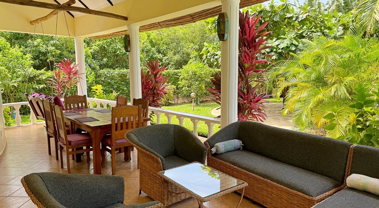 Woning met 3 slaapkamers, tuin en zwembad te Diani Beach