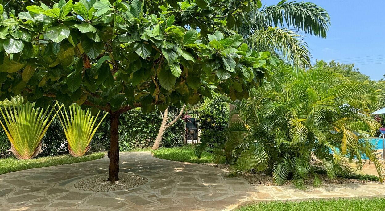 Woning met 3 slaapkamers, tuin en zwembad te Diani Beach