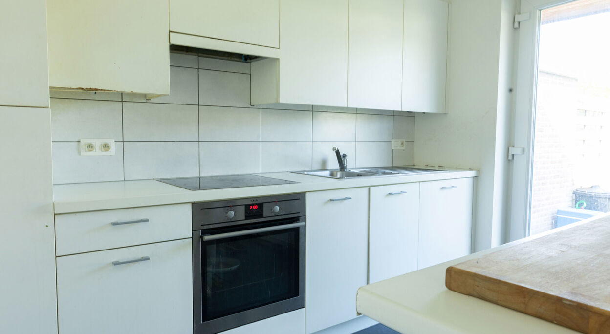 Woning met 3 slaapkamers, terras, garage en tuin te koop in Evergem