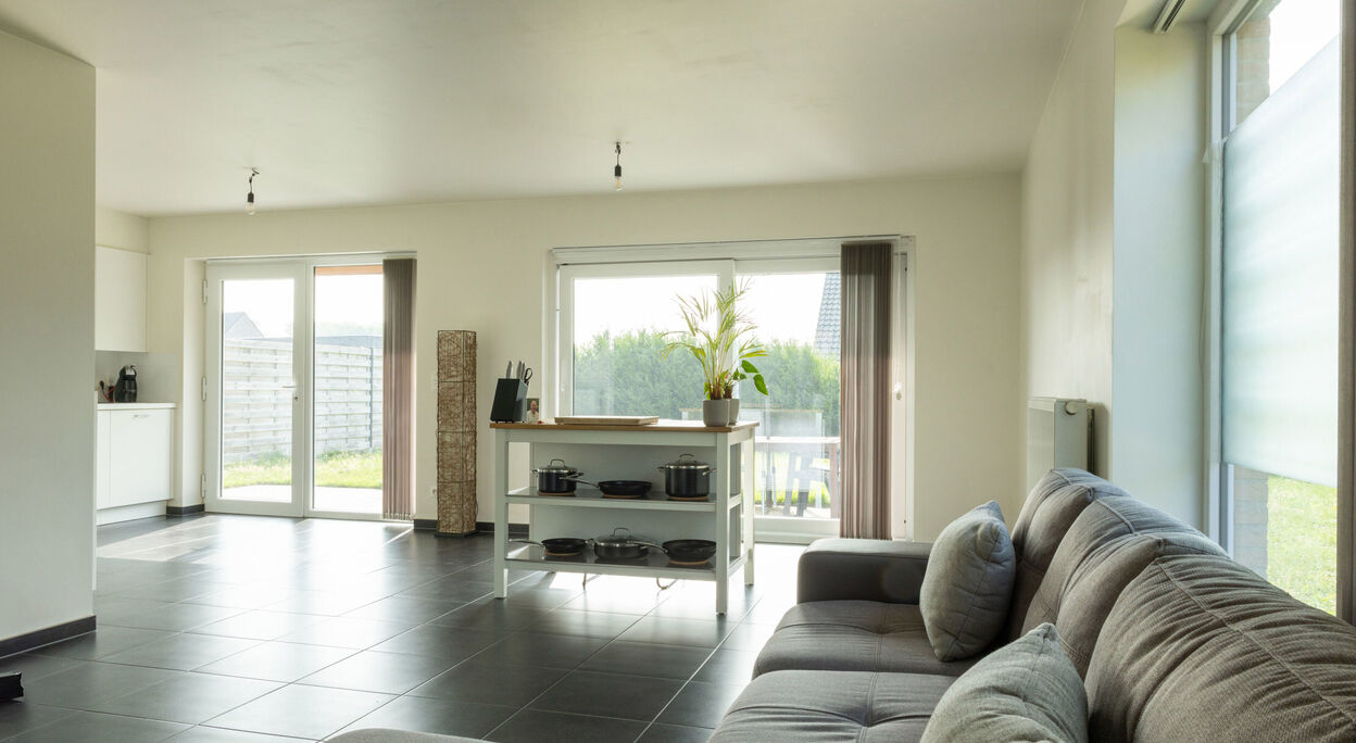 Woning met 3 slaapkamers, terras, tuin en garage te Evergem