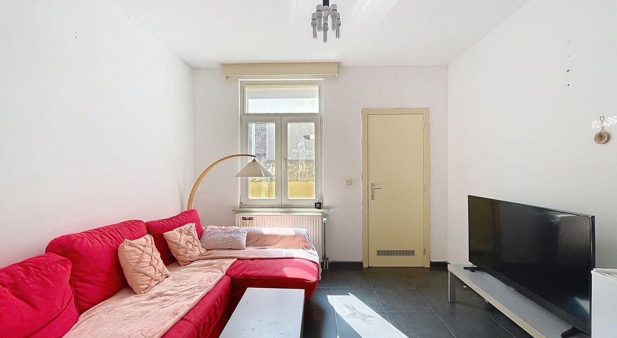 Woning met studio en duplex appartement te koop in Gen