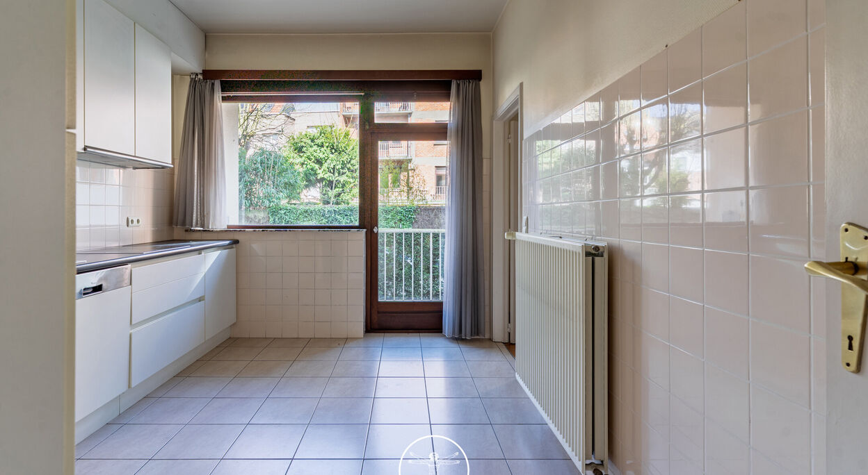 Ruim appartement met 3 slaapkamers en terras te Gent