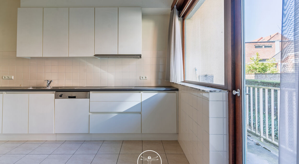Ruim appartement met 3 slaapkamers en terras te Gent