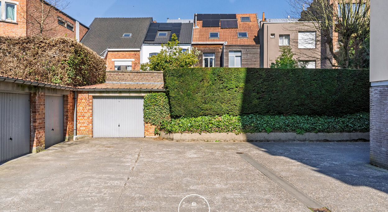 Ruim appartement met 3 slaapkamers en terras te Gent