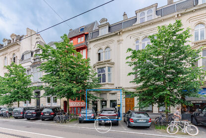 Commercieel gelijkvloers te koop in Gent